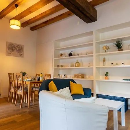 Maison Au Pied Du Chateau-cour-proche Centre Casa vacanze *