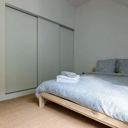 Maison Au Pied Du Chateau-cour-proche Centre *