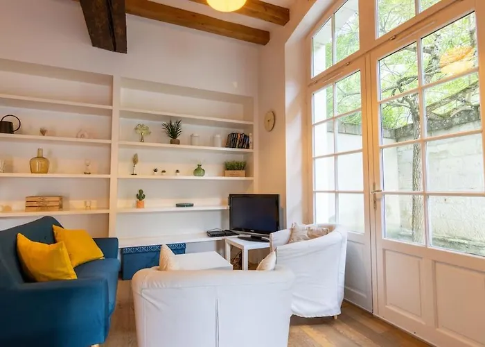 Maison Au Pied Du Chateau-cour-proche Centre * Saumur